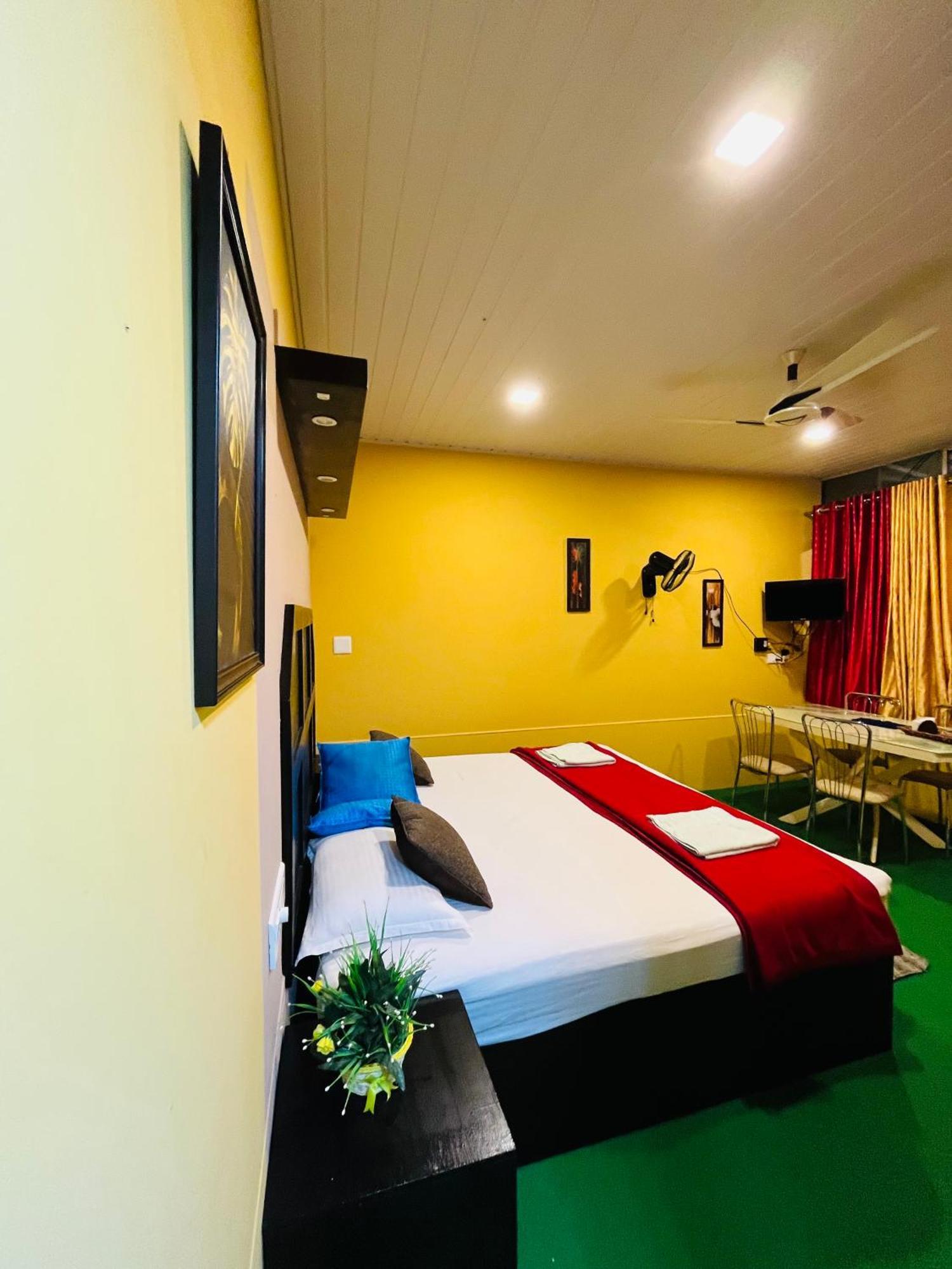 Fab Valley Homestay
